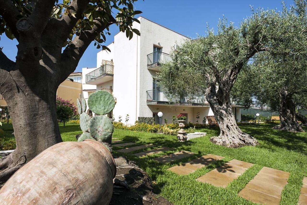 Villa Collina Giardini Naxos Exterior photo
