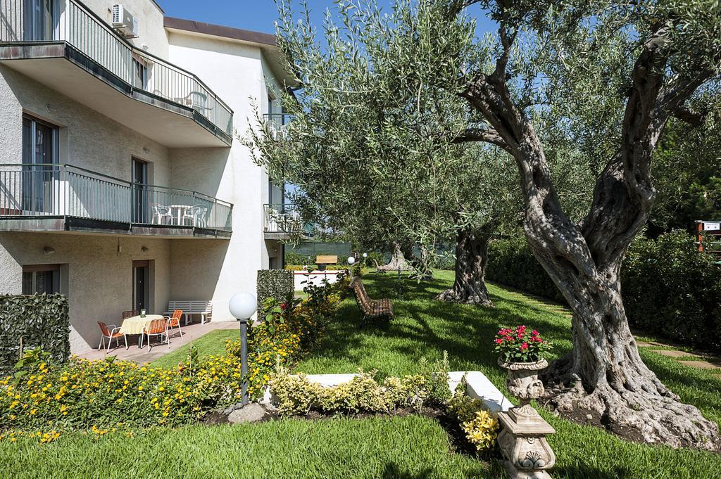 Villa Collina Giardini Naxos Exterior photo