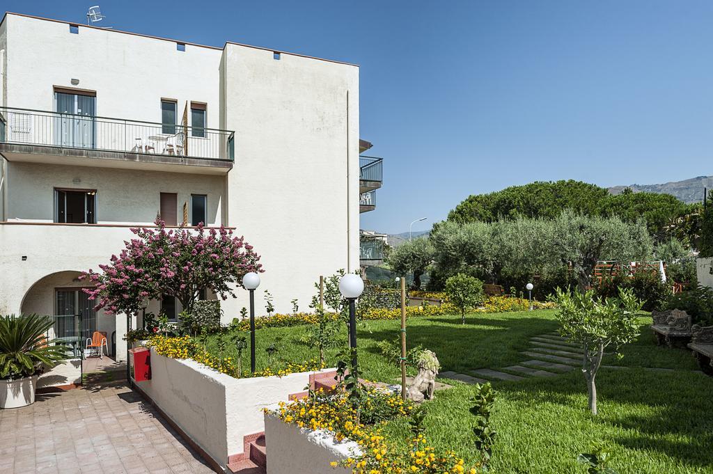 Villa Collina Giardini Naxos Exterior photo